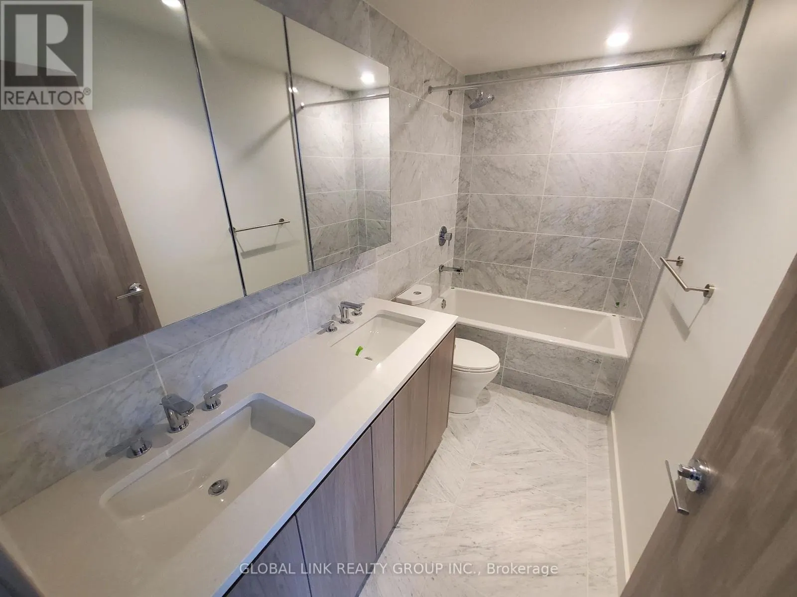 3502 - 95 MCMAHON DRIVE