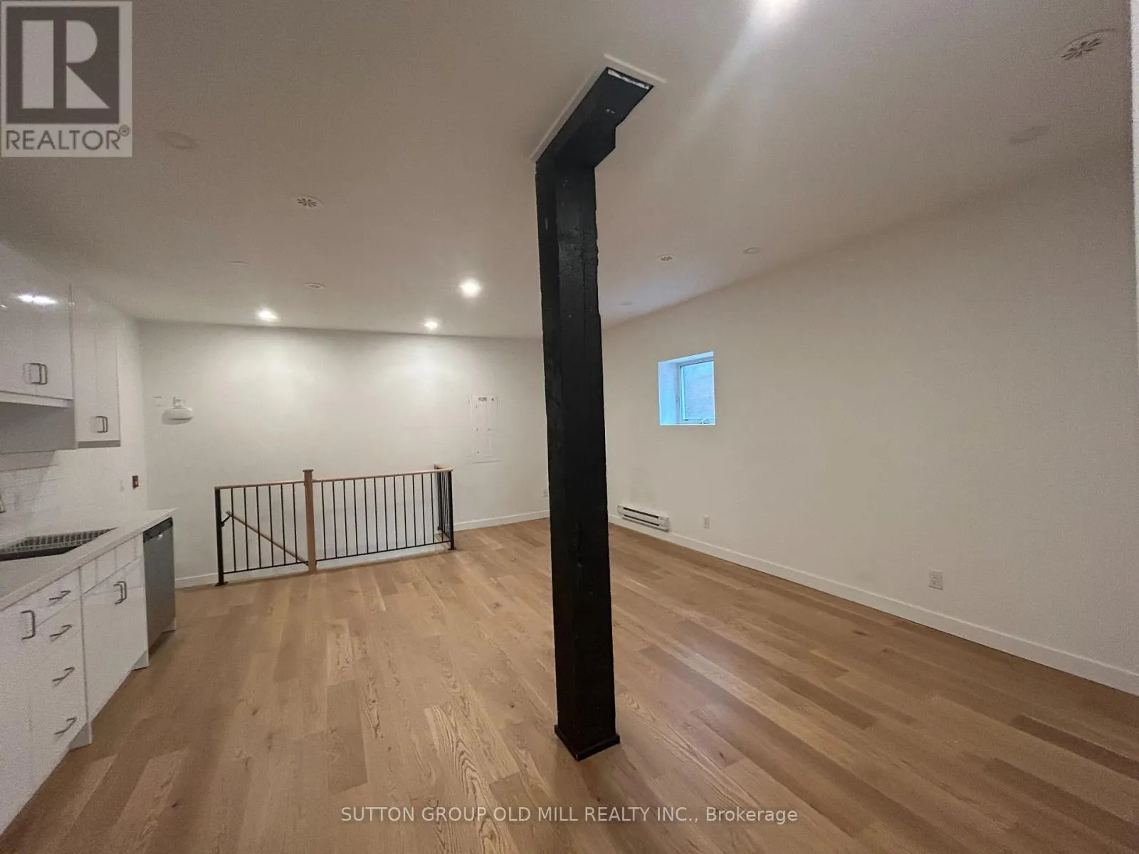 A - 61 OSSINGTON AVENUE