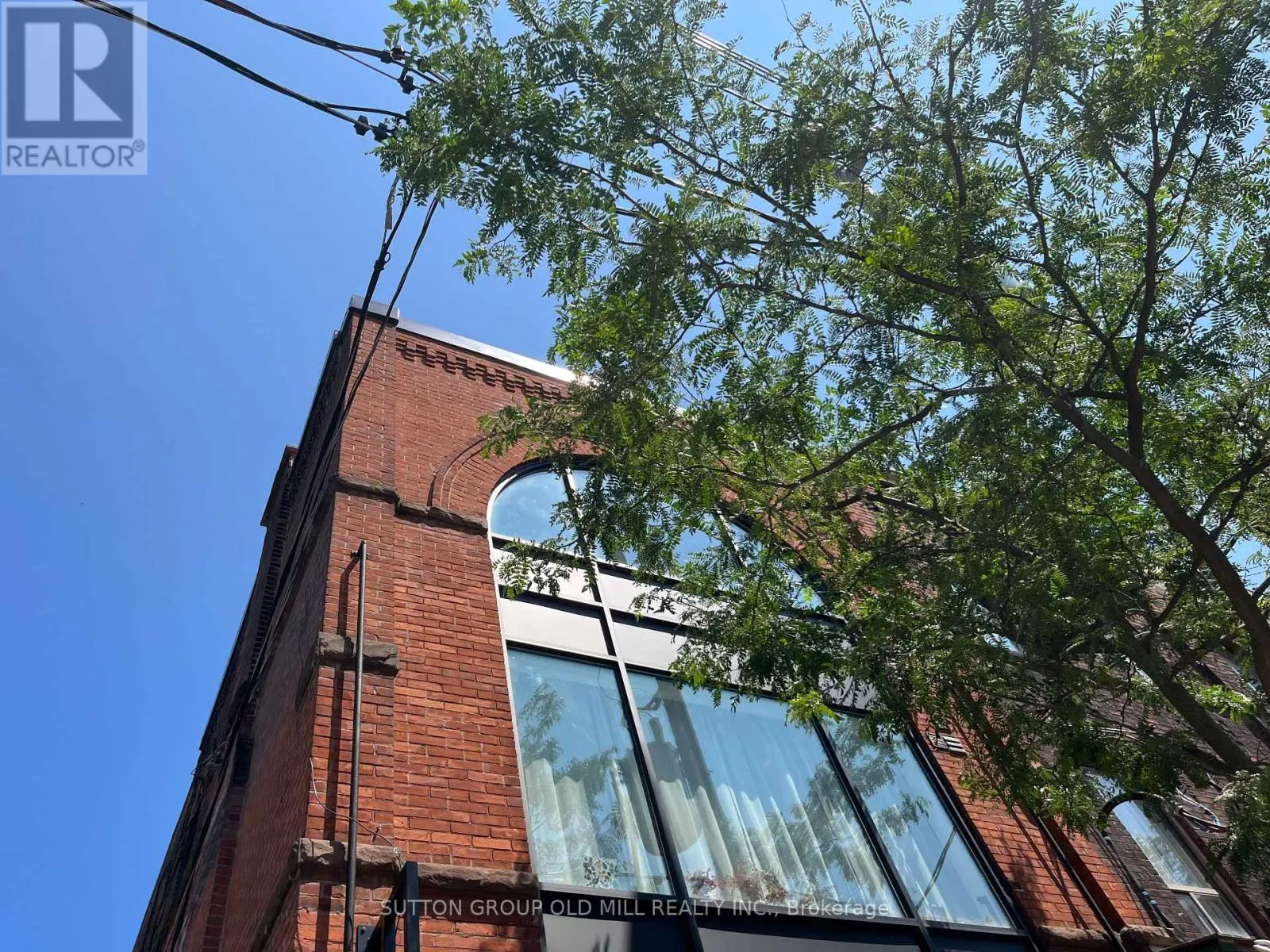A - 61 OSSINGTON AVENUE
