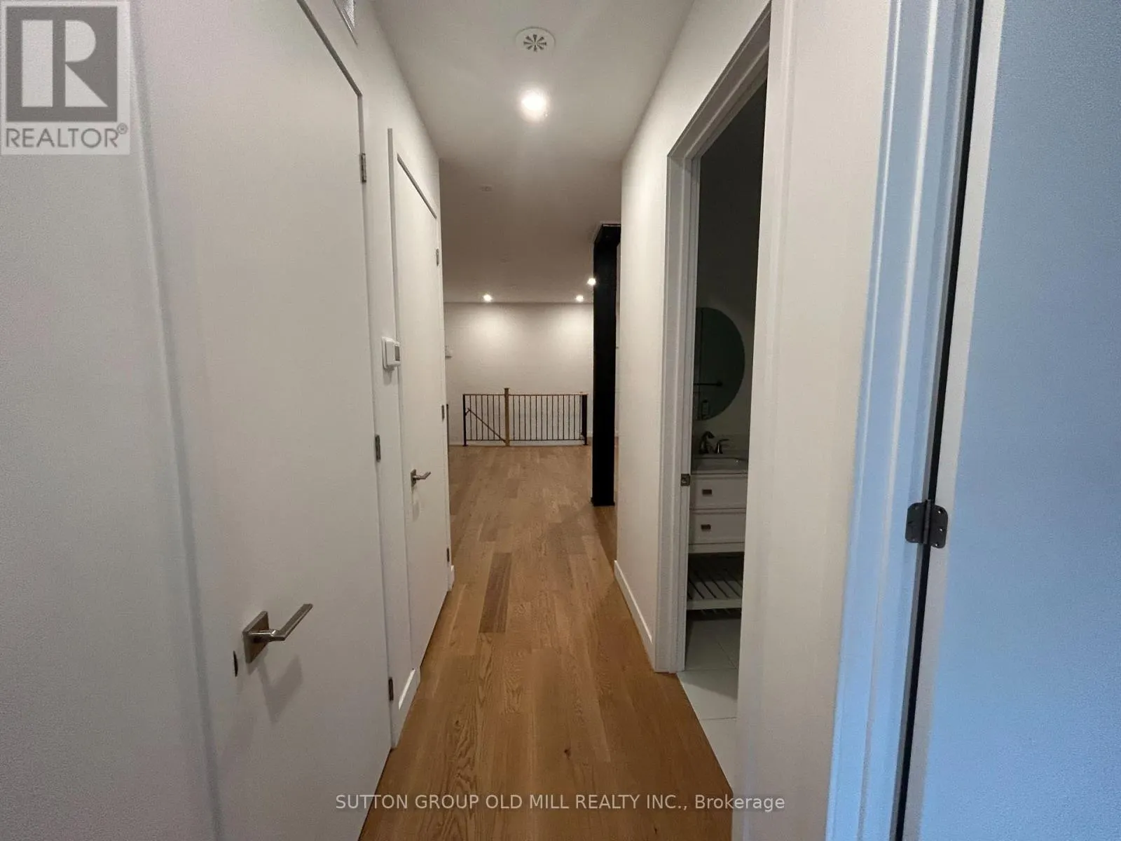 A - 61 OSSINGTON AVENUE
