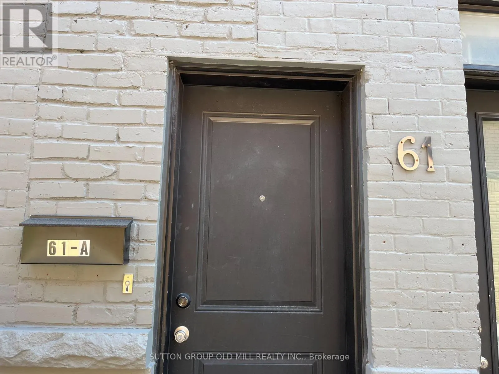 A - 61 OSSINGTON AVENUE