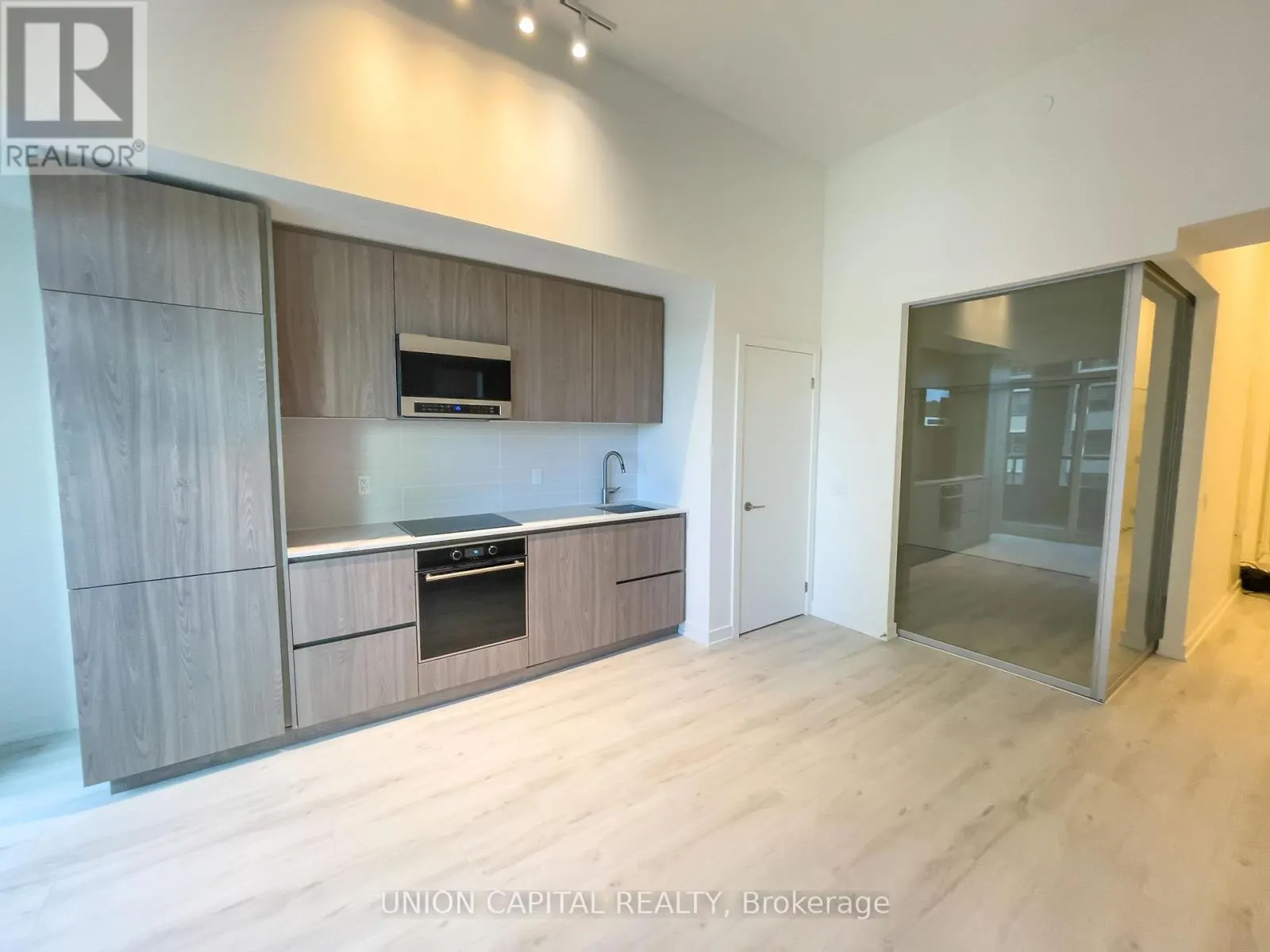418N - 120 BROADWAY AVENUE