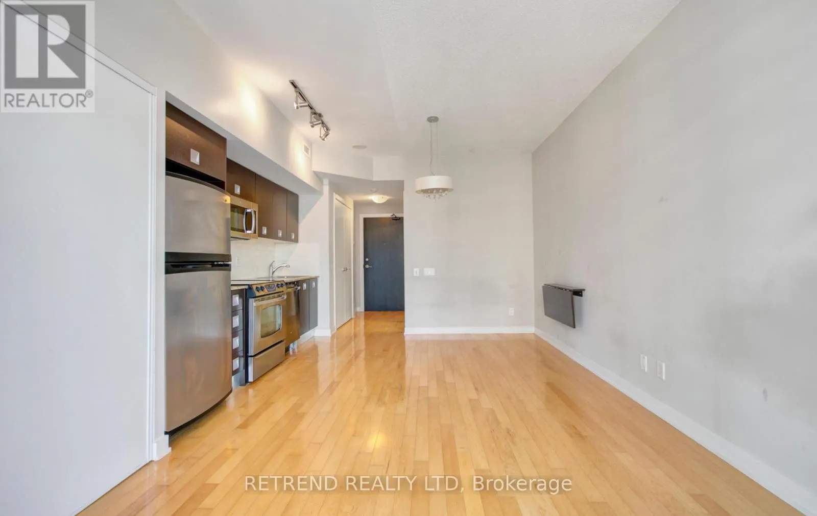 1010 - 33 CHARLES STREET E