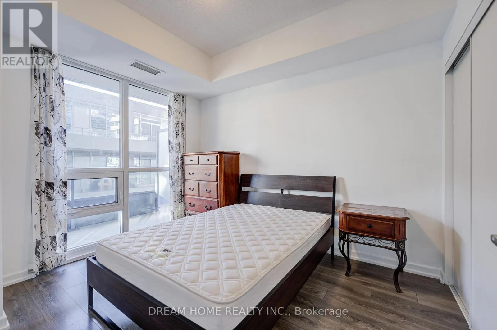 504 - 50 FOREST MANOR ROAD