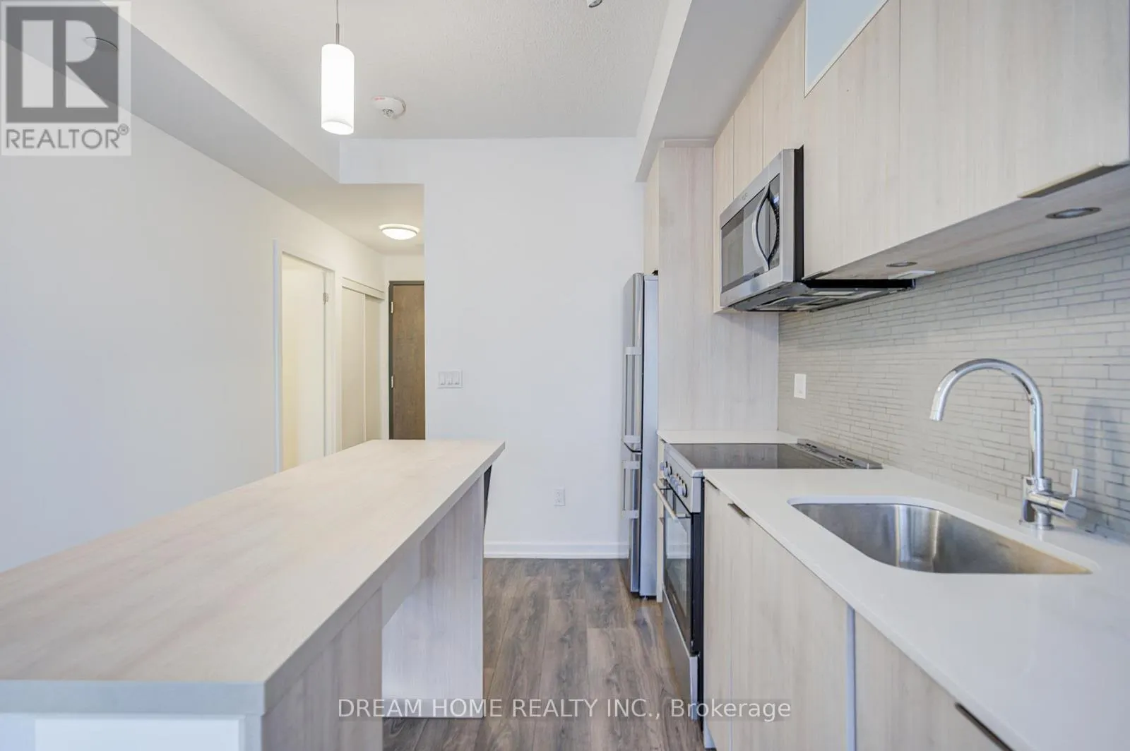 504 - 50 FOREST MANOR ROAD