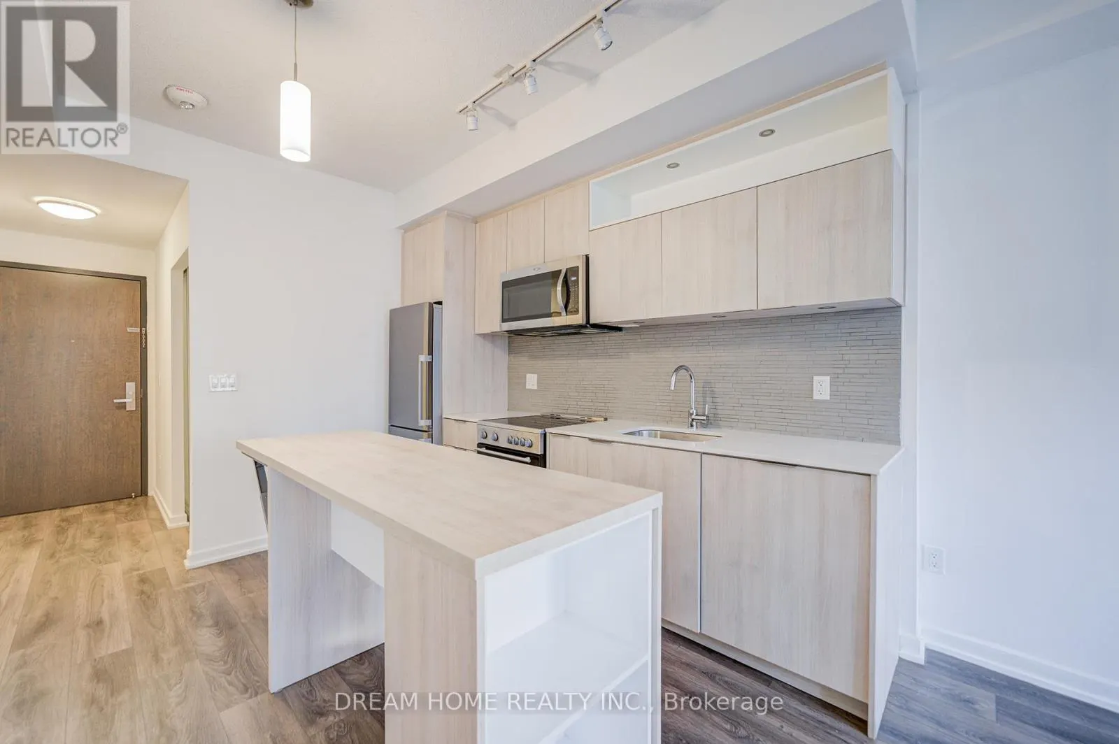 504 - 50 FOREST MANOR ROAD