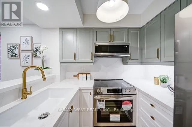 #12 B - 801 KING STREET W