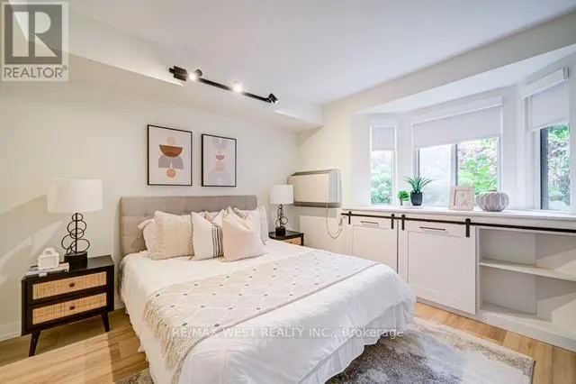 #12 B - 801 KING STREET W