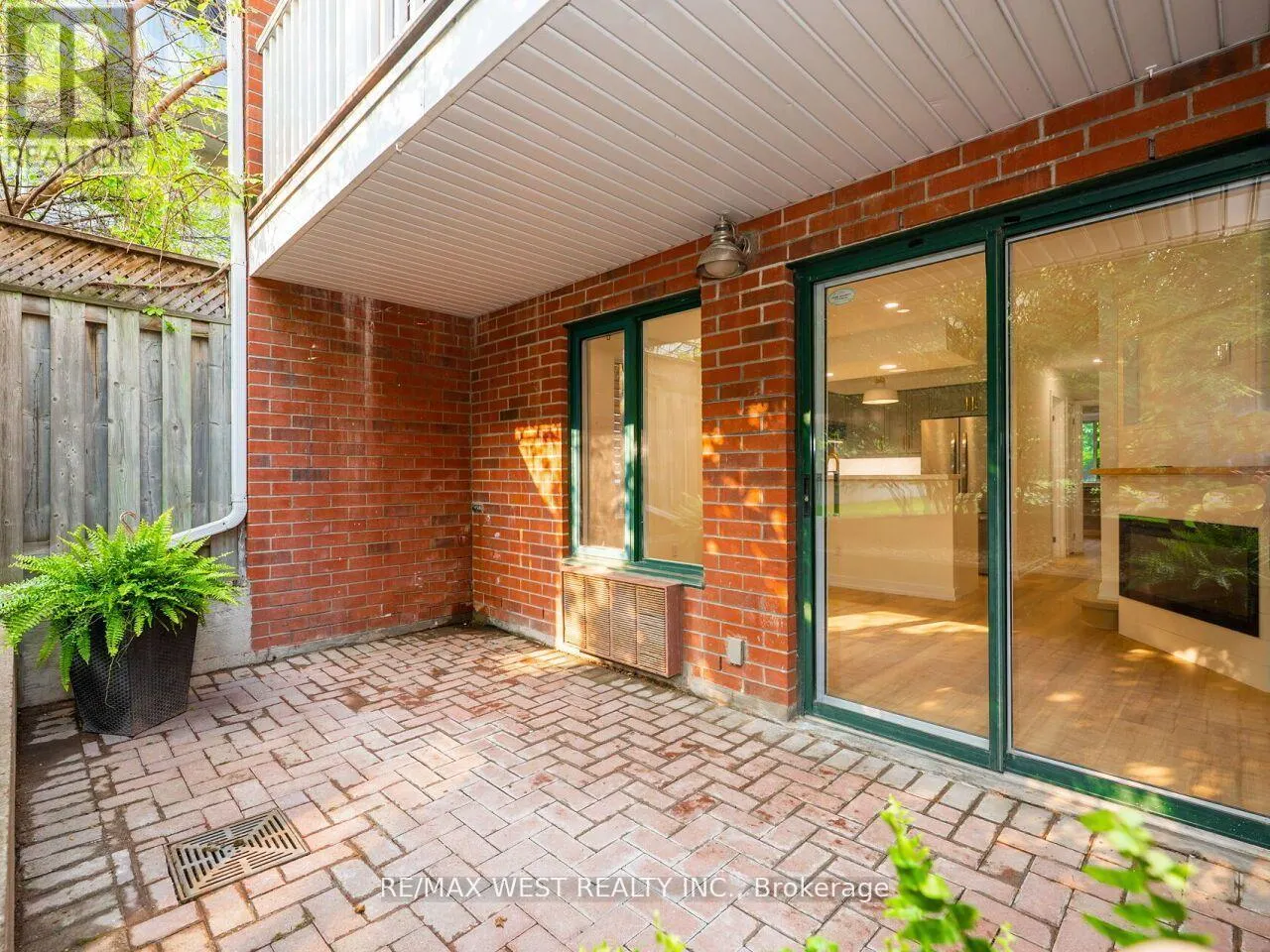 #12 B - 801 KING STREET W