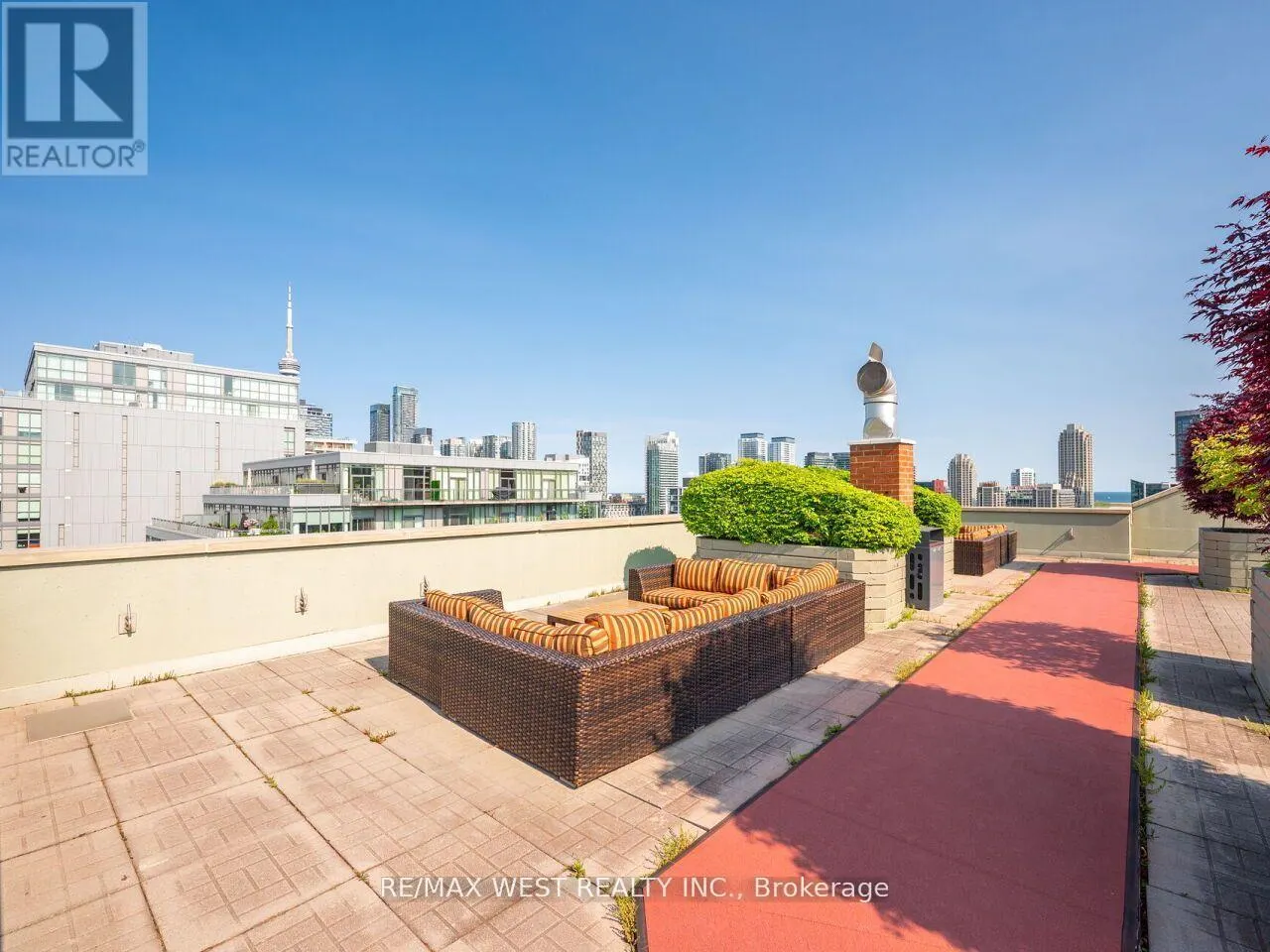 #12 B - 801 KING STREET W
