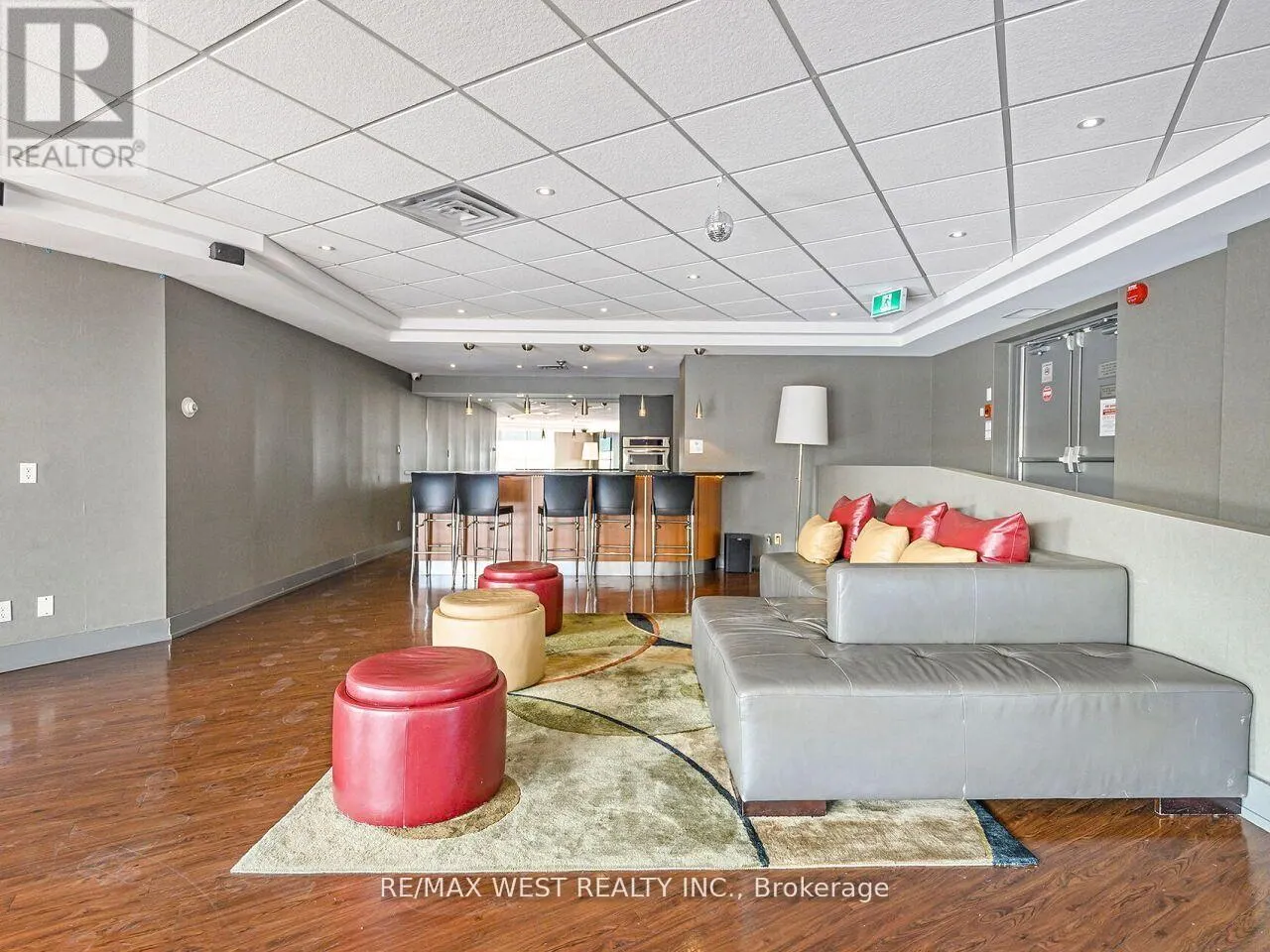 #12 B - 801 KING STREET W