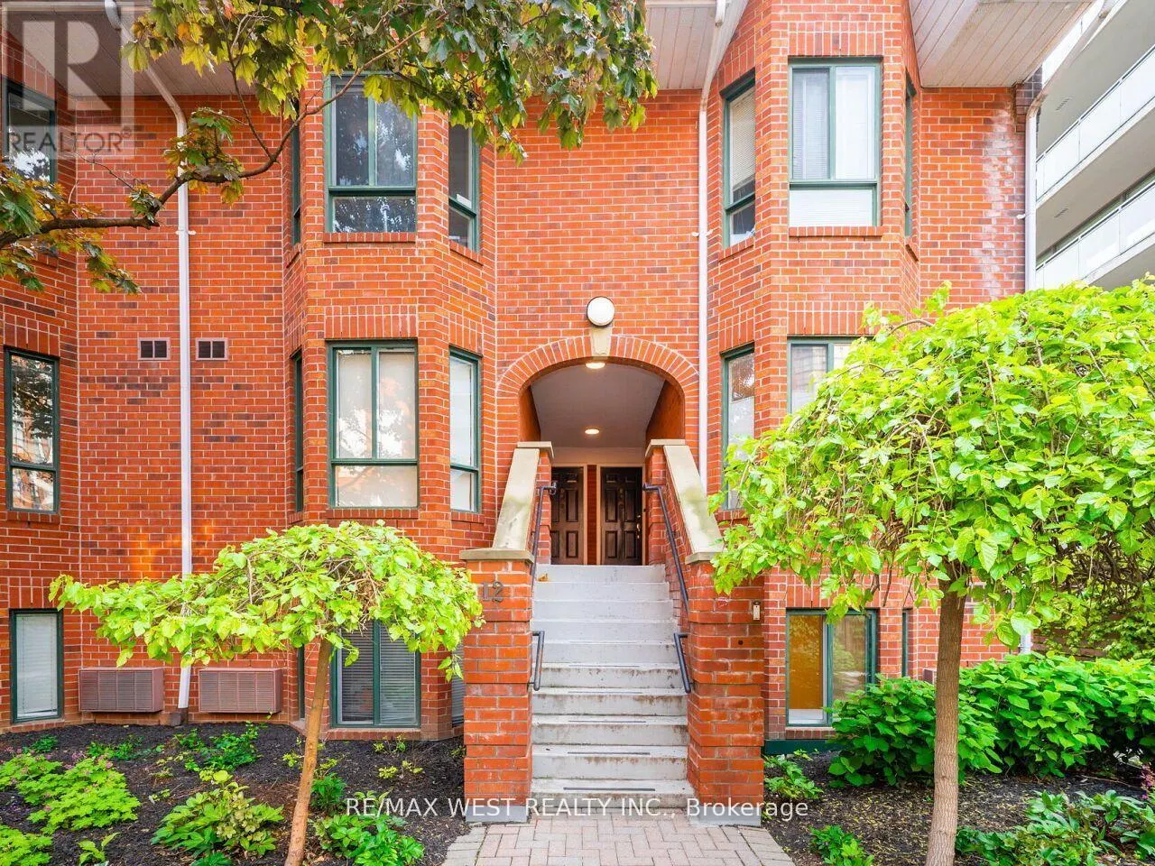 #12 B - 801 KING STREET W