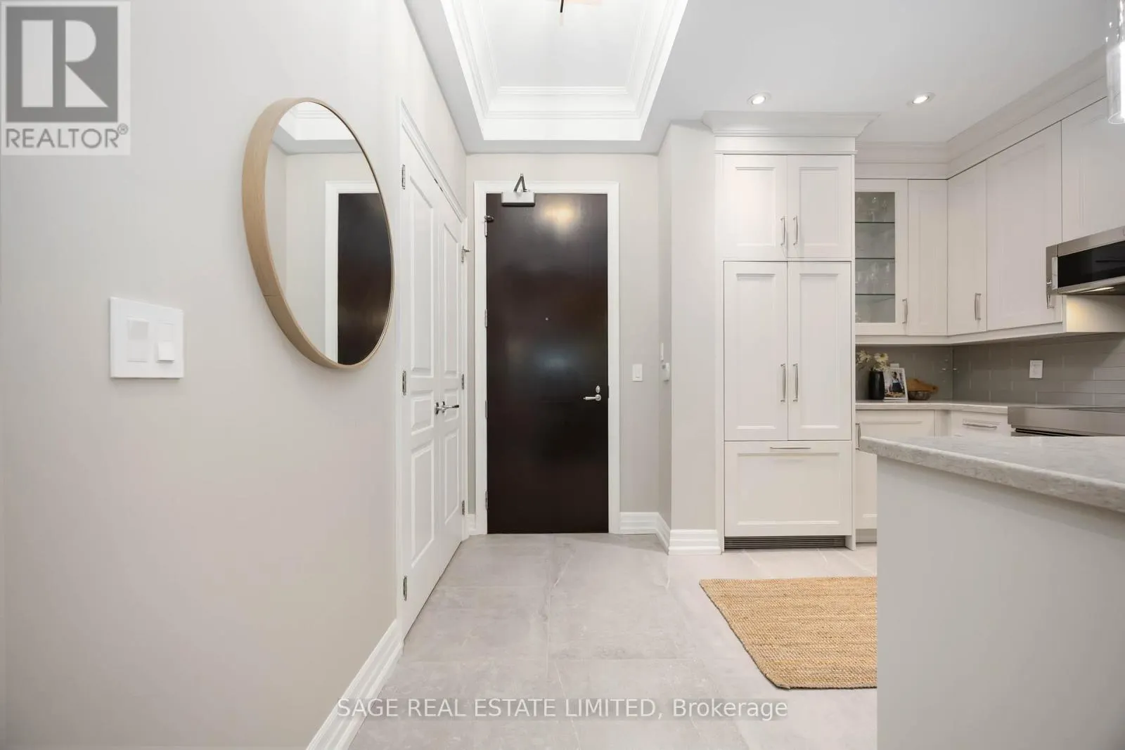 212 - 20 BURKEBROOK PLACE