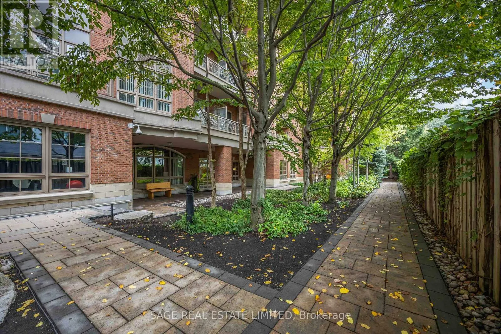 212 - 20 BURKEBROOK PLACE