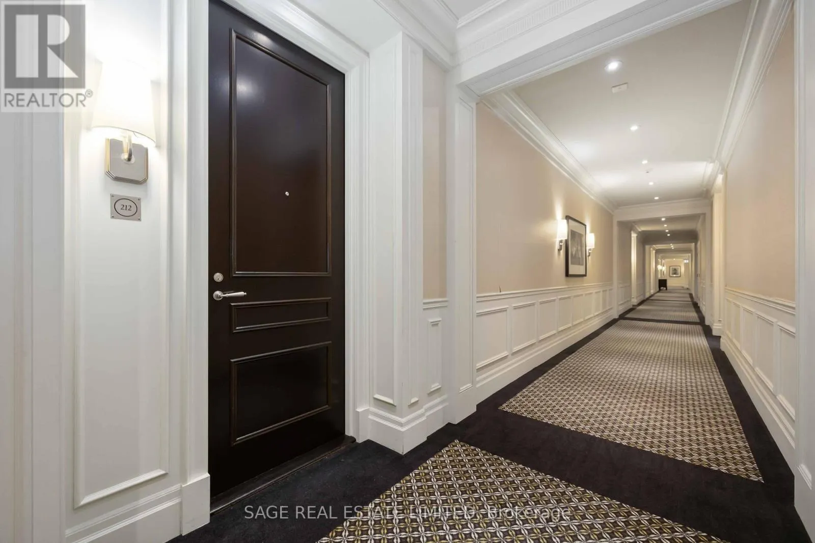 212 - 20 BURKEBROOK PLACE