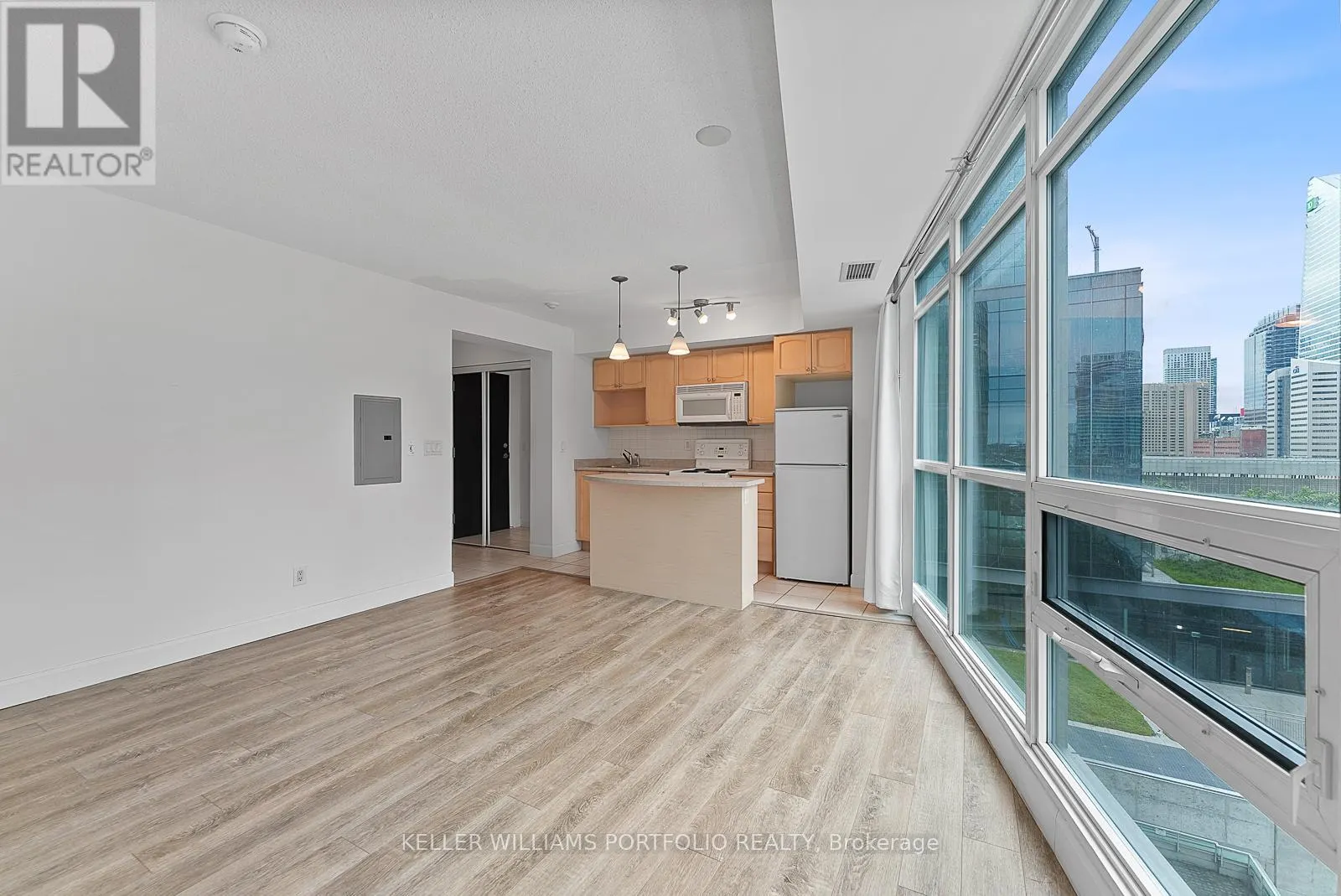 1104 - 18 YONGE STREET