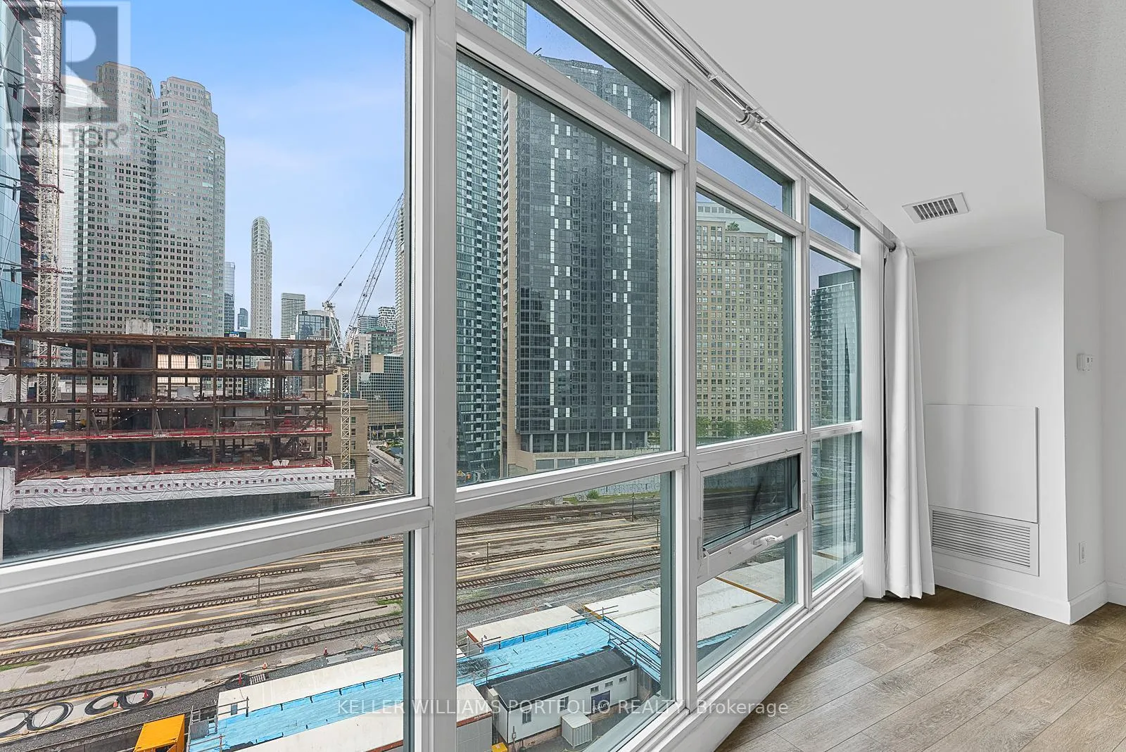 1104 - 18 YONGE STREET