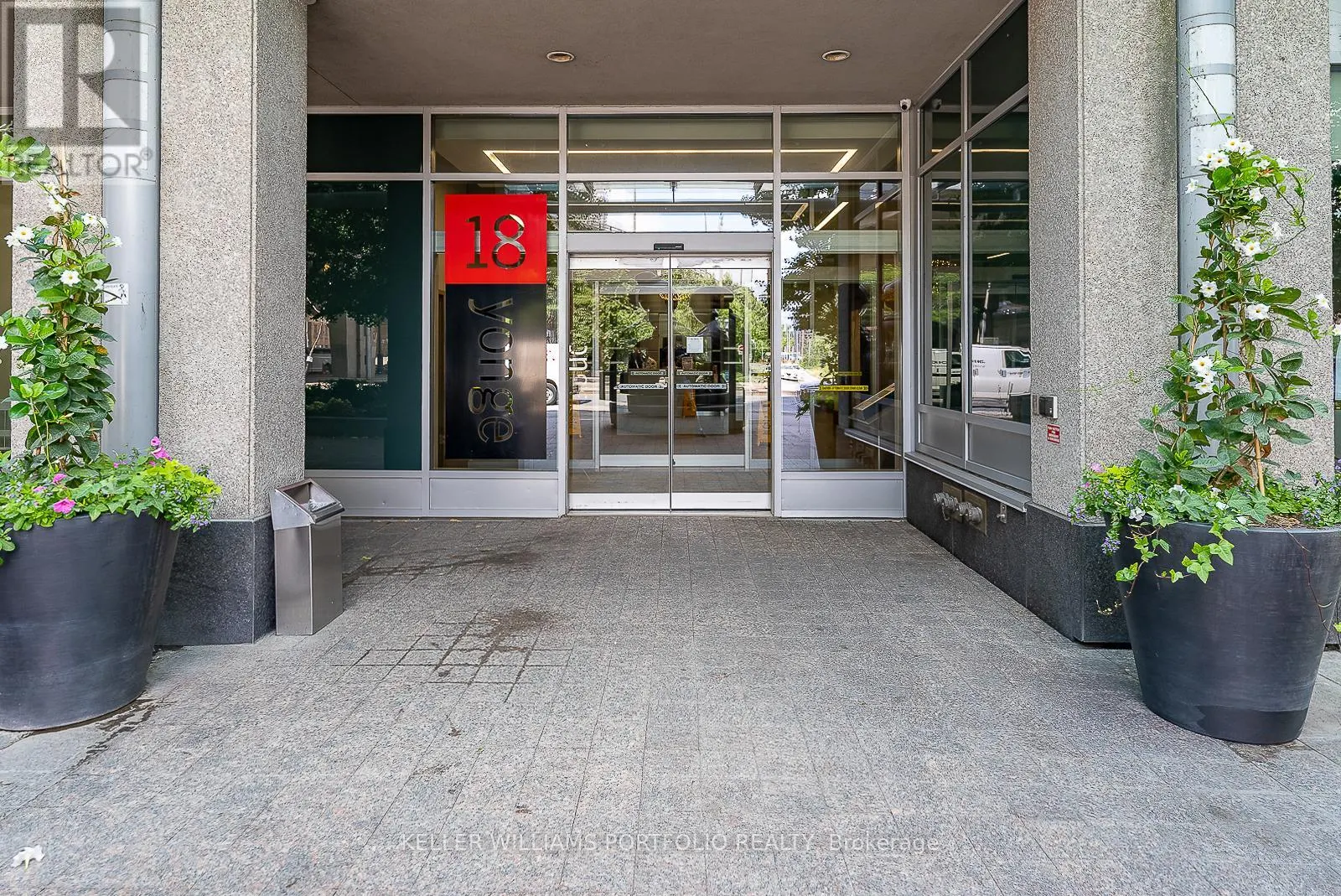 1104 - 18 YONGE STREET