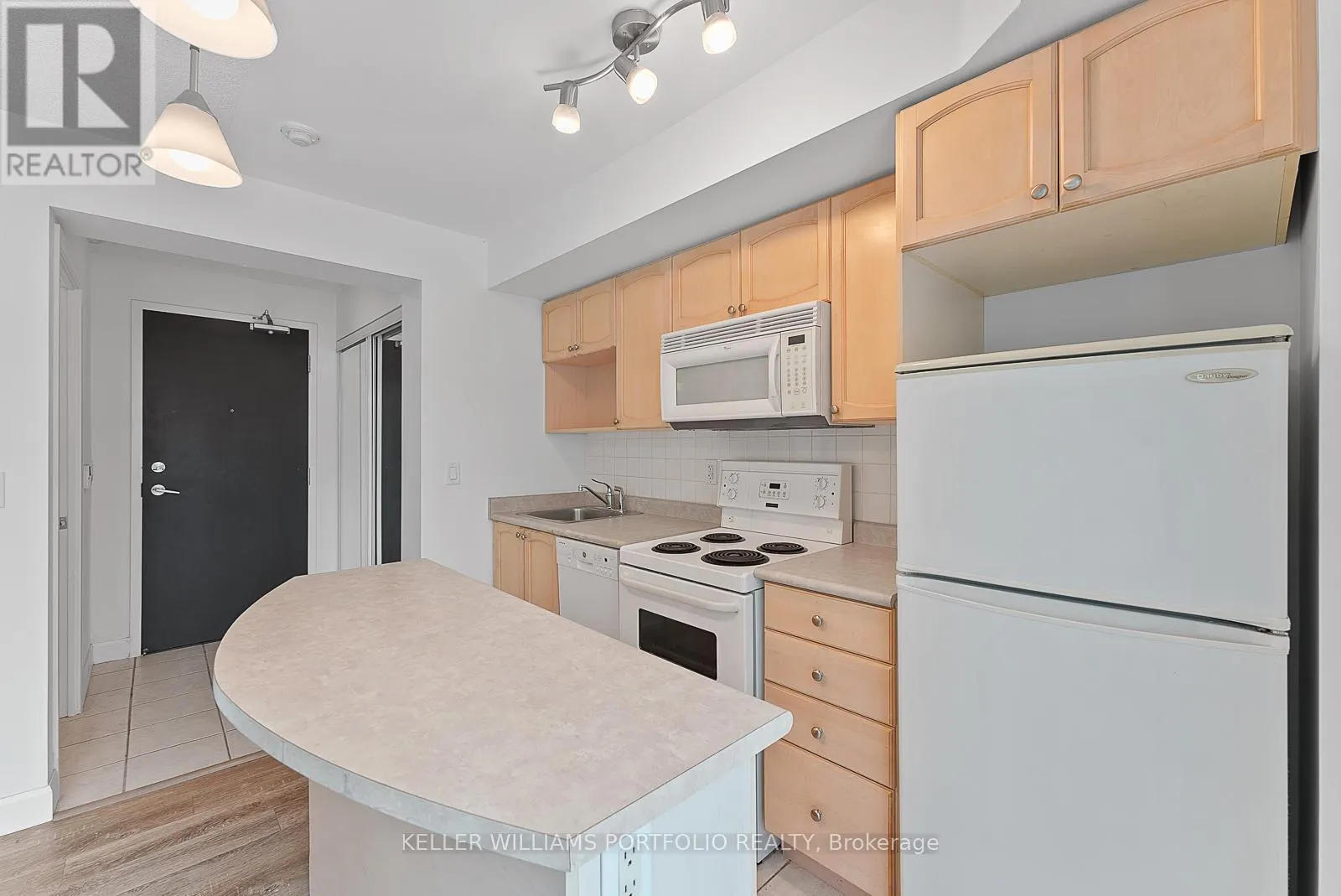 1104 - 18 YONGE STREET