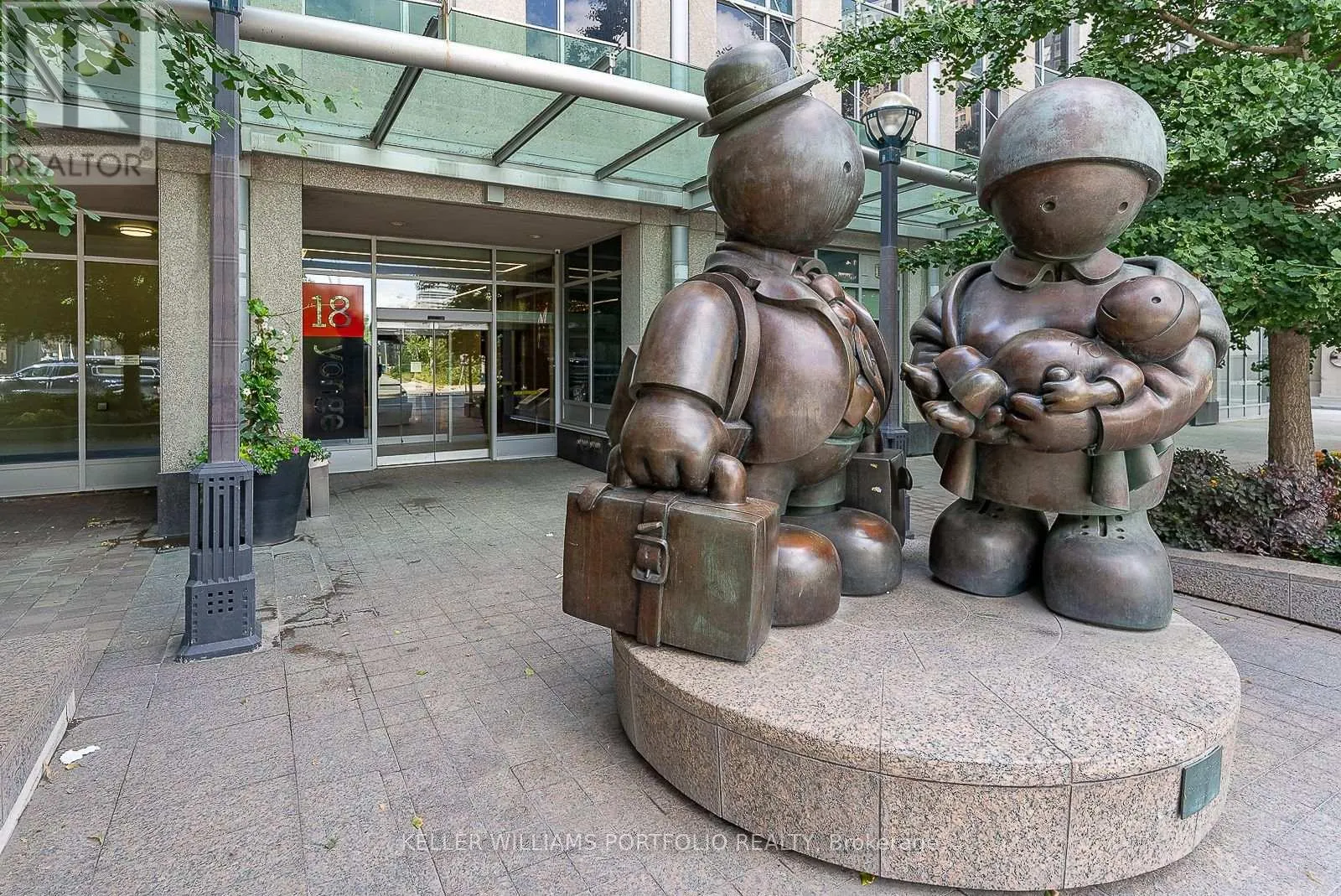 1104 - 18 YONGE STREET