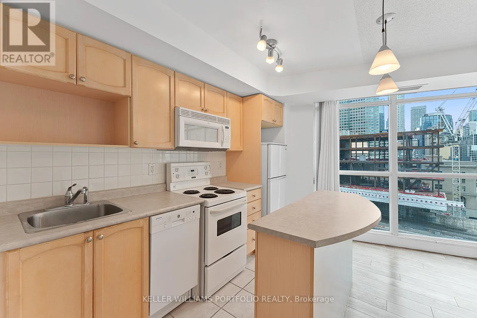 1104 - 18 YONGE STREET