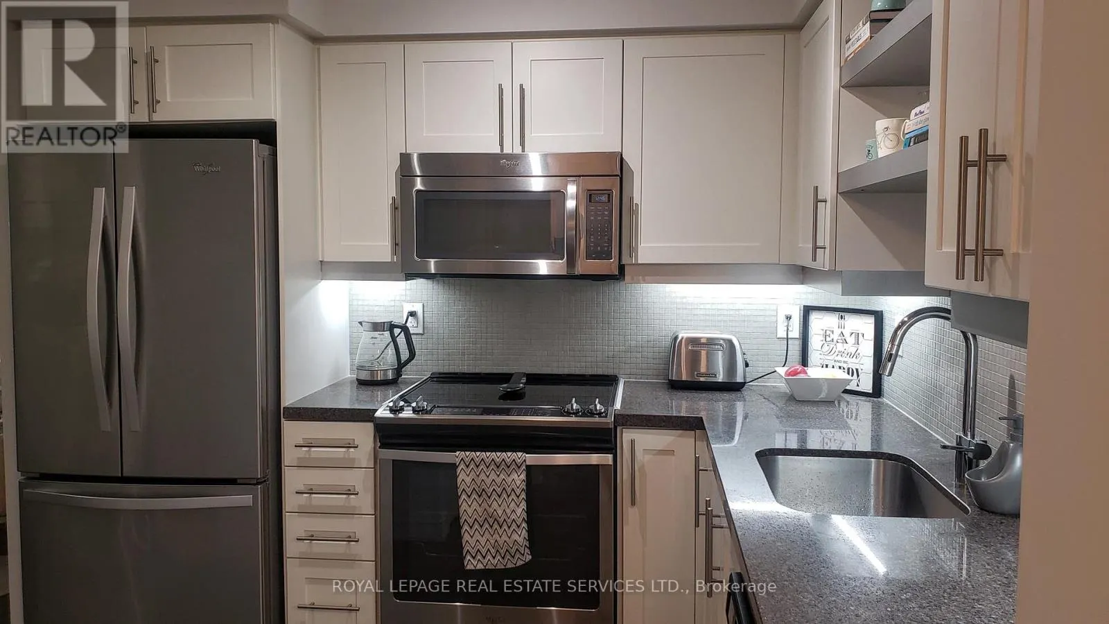 601 - 525 ADELAIDE STREET W