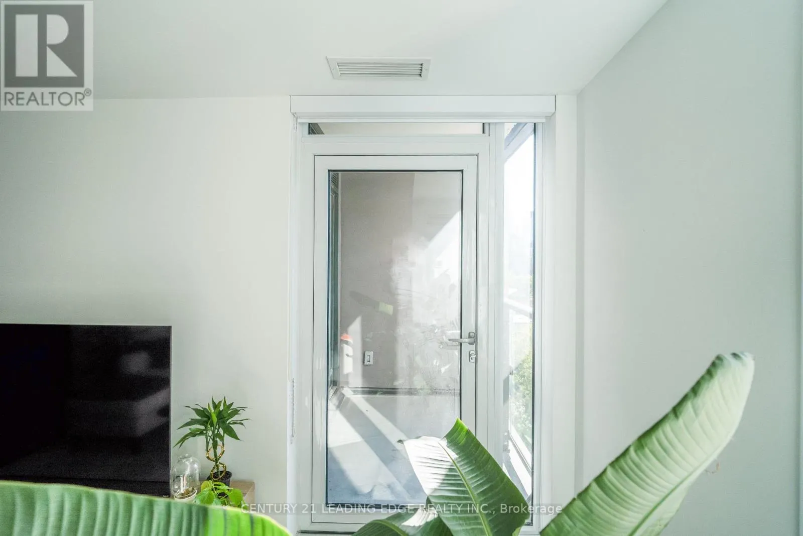712 - 543 RICHMOND STREET W