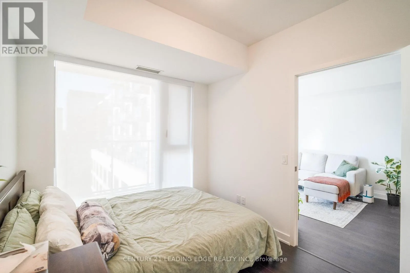 712 - 543 RICHMOND STREET W
