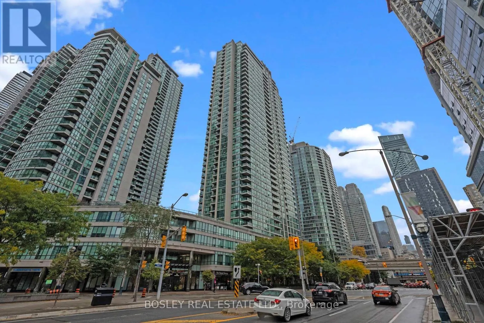 804 - 16 YONGE STREET