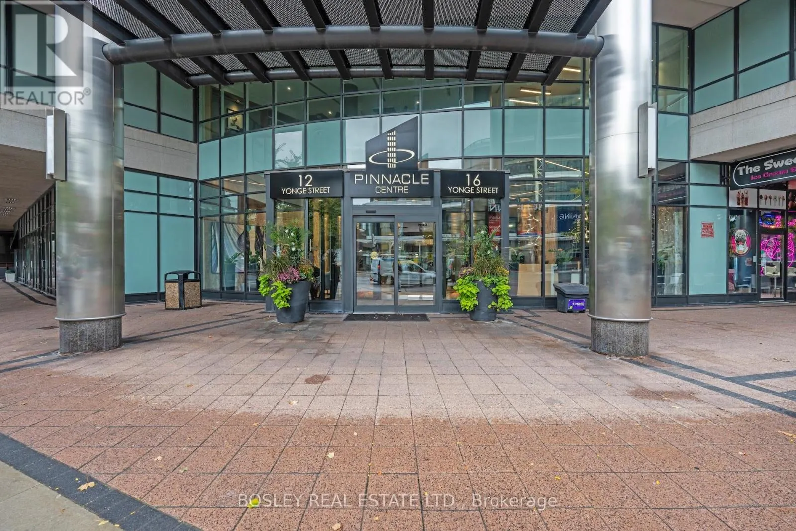 804 - 16 YONGE STREET