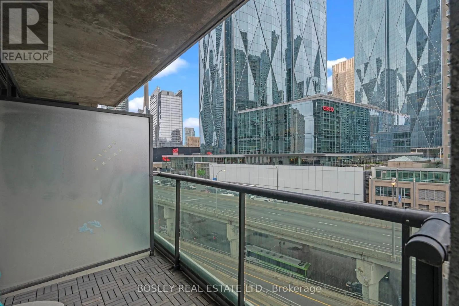 804 - 16 YONGE STREET