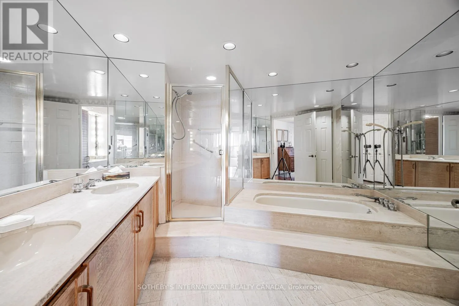 2503 - 85 SKYMARK DRIVE