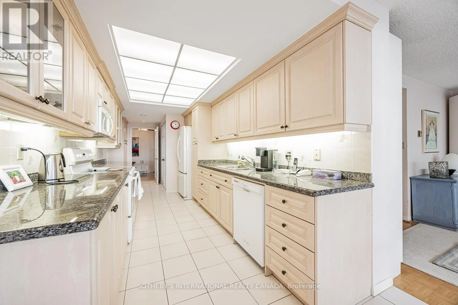 2503 - 85 SKYMARK DRIVE