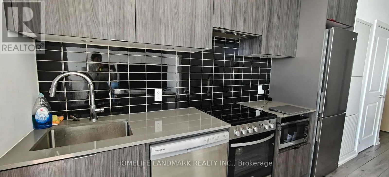 5401 - 395 BLOOR STREET S