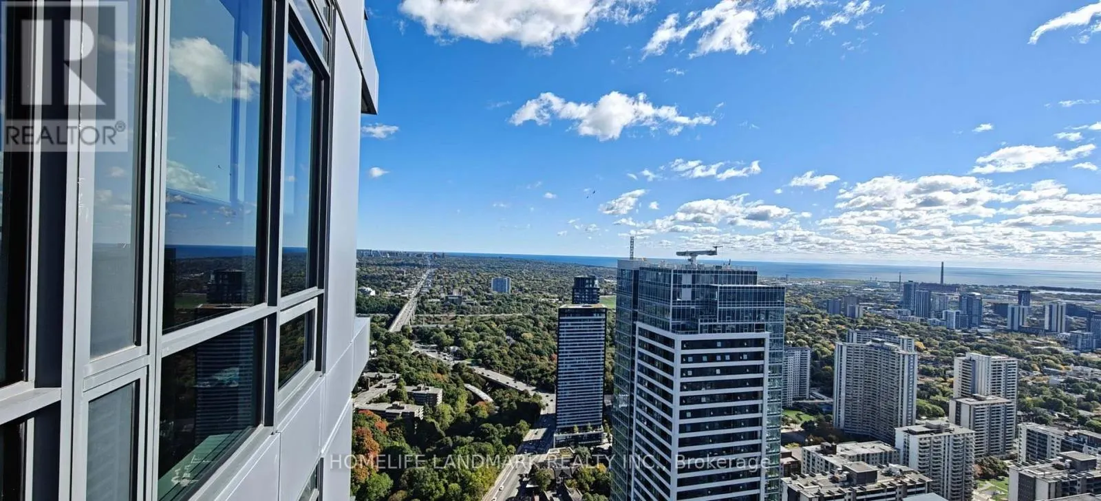 5401 - 395 BLOOR STREET S