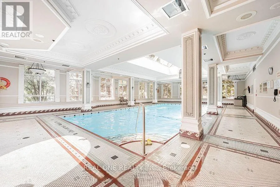 1708 - 18 SOMMERSET WAY