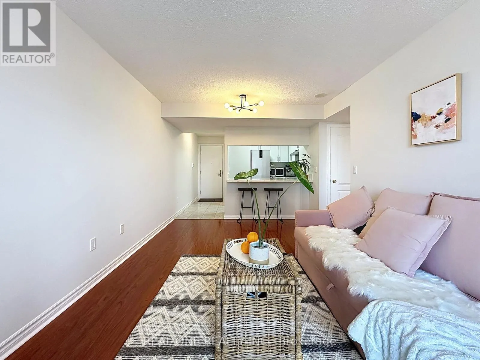 1708 - 18 SOMMERSET WAY