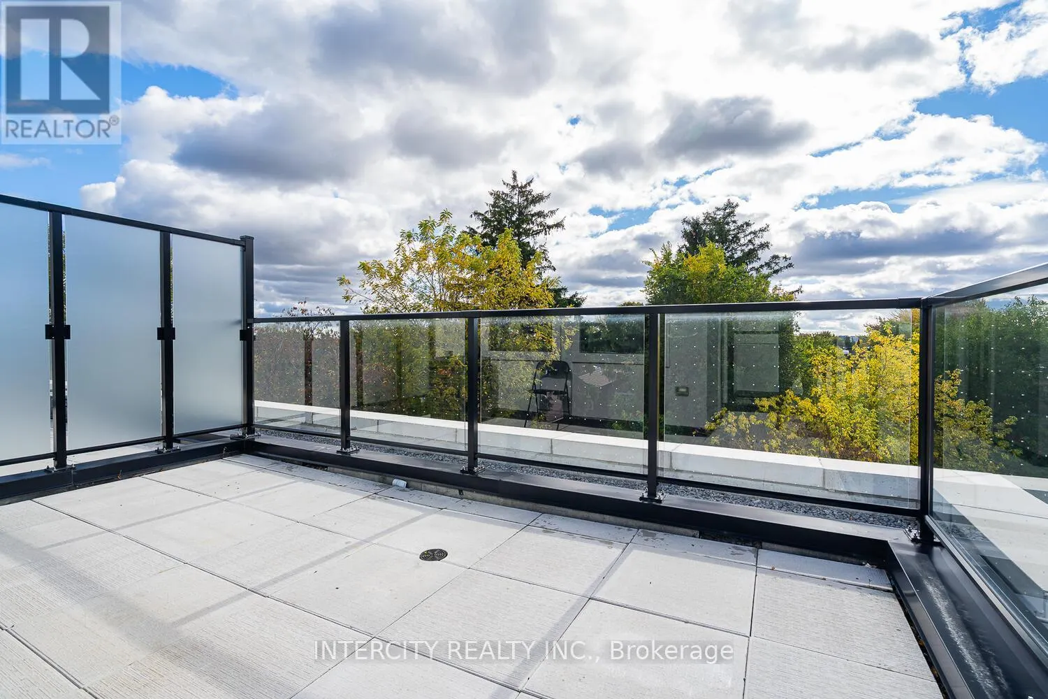 1 - 851 SHEPPARD AVENUE W