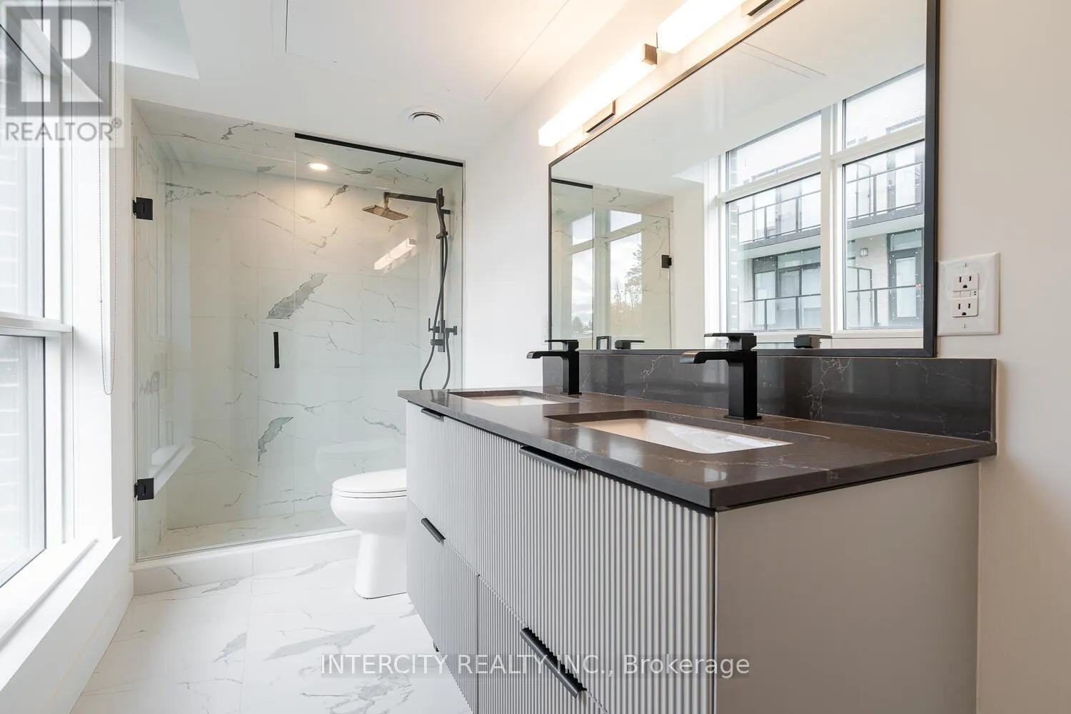 1 - 851 SHEPPARD AVENUE W