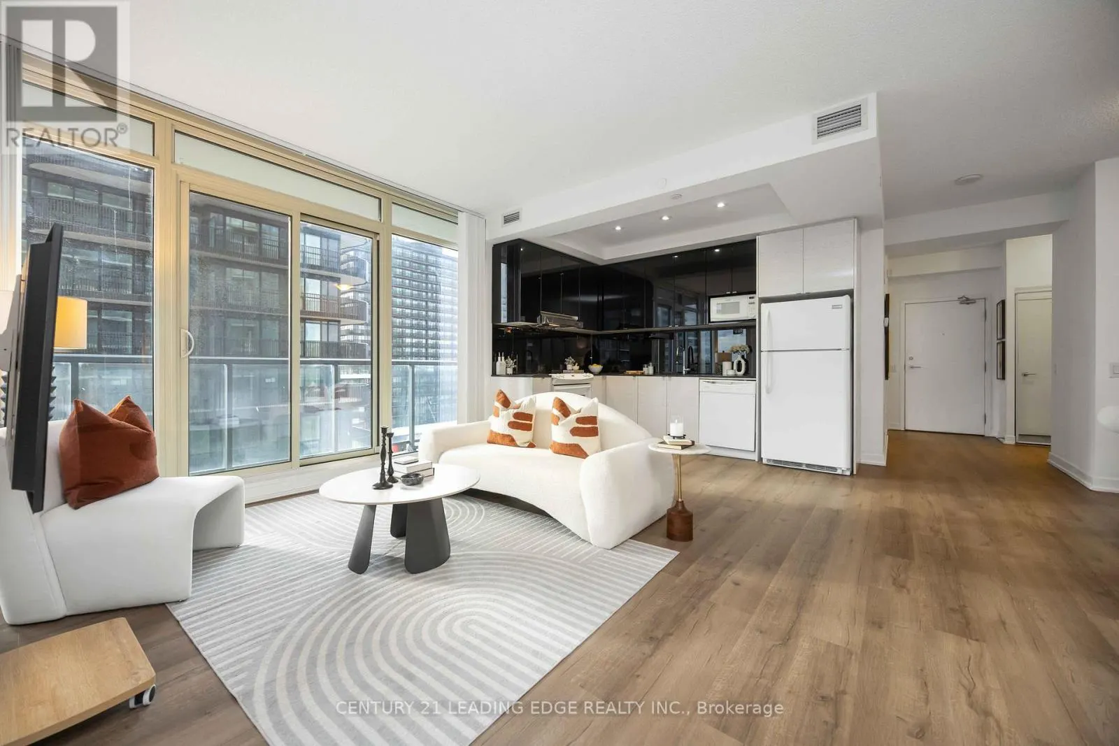 1106 - 72 ESTHER SHINER BOULEVARD