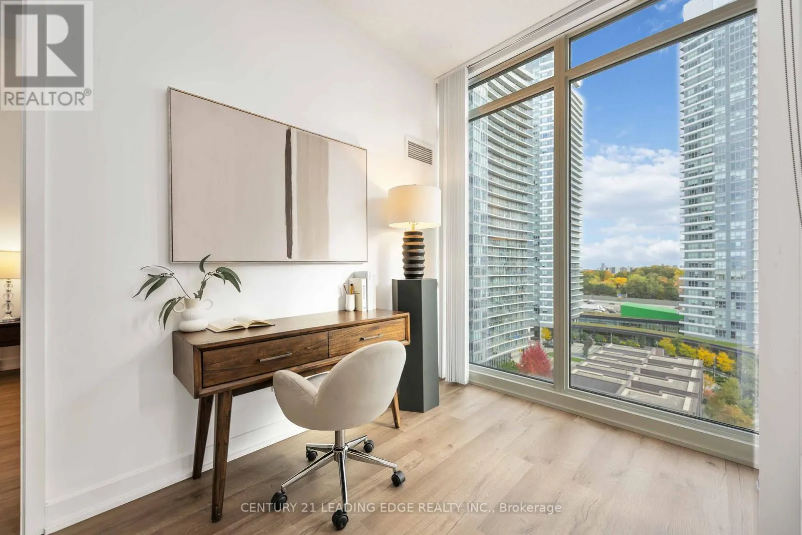 1106 - 72 ESTHER SHINER BOULEVARD