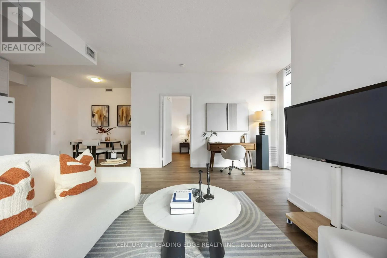 1106 - 72 ESTHER SHINER BOULEVARD