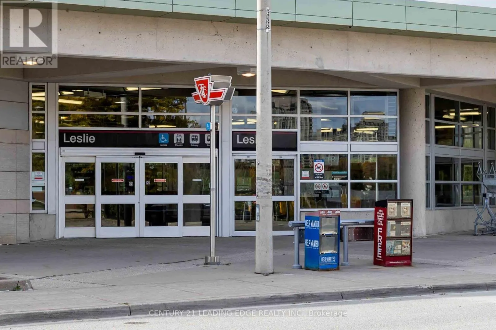 1106 - 72 ESTHER SHINER BOULEVARD