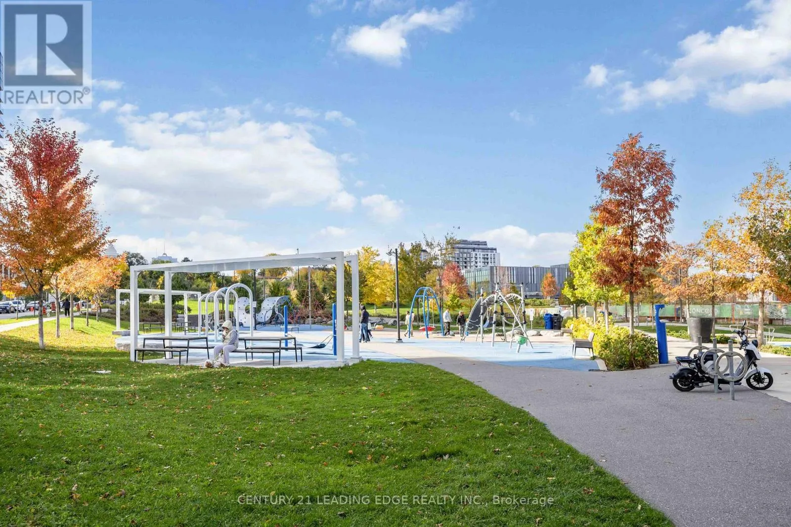 1106 - 72 ESTHER SHINER BOULEVARD