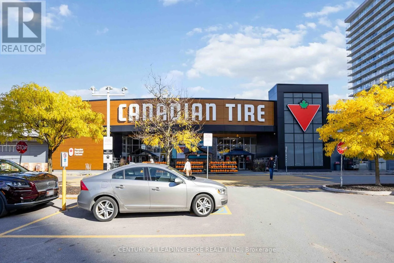 1106 - 72 ESTHER SHINER BOULEVARD