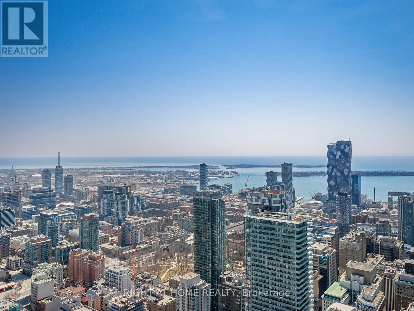 5607 - 197 YONGE STREET