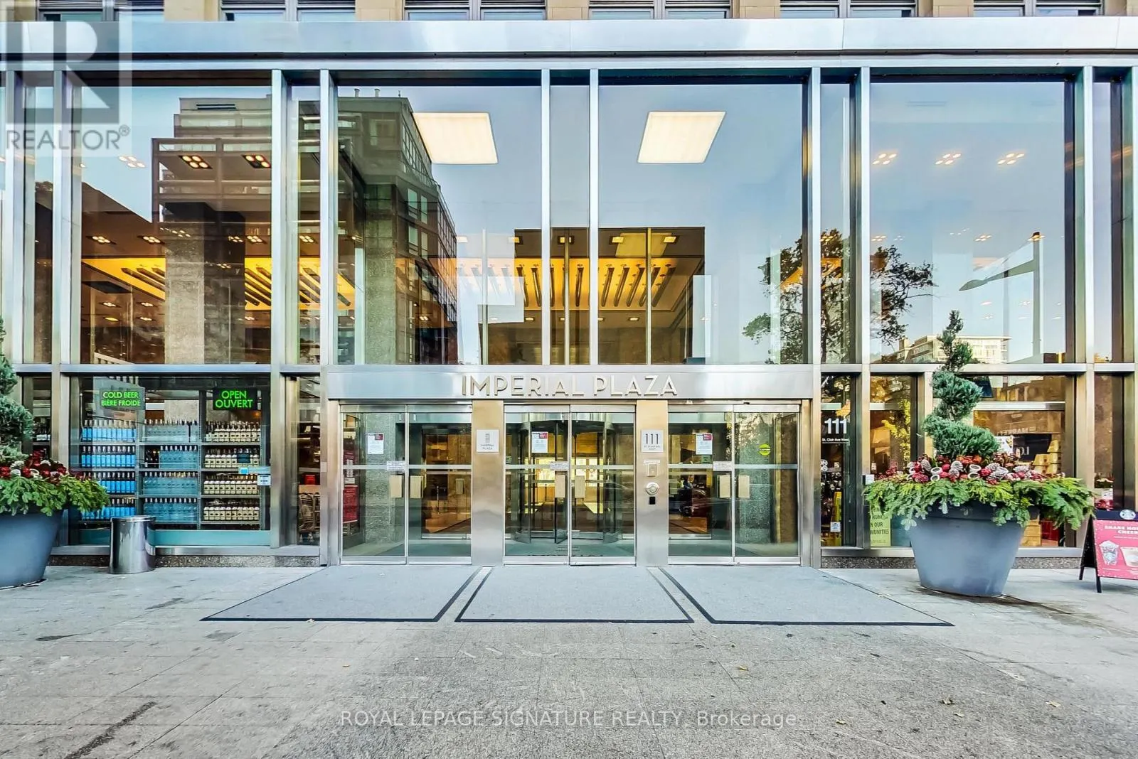 1826 - 111 ST CLAIR AVENUE W