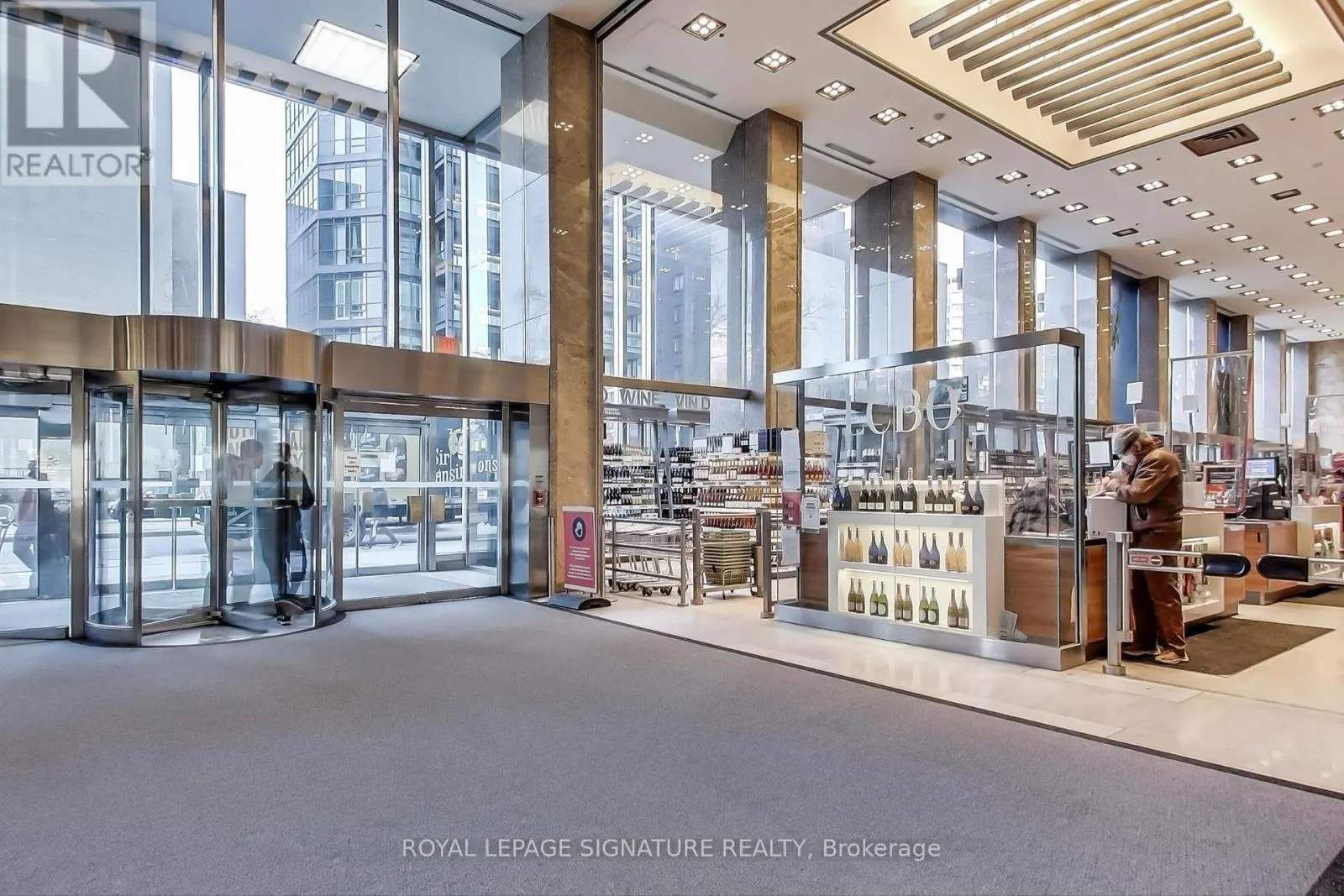 1826 - 111 ST CLAIR AVENUE W