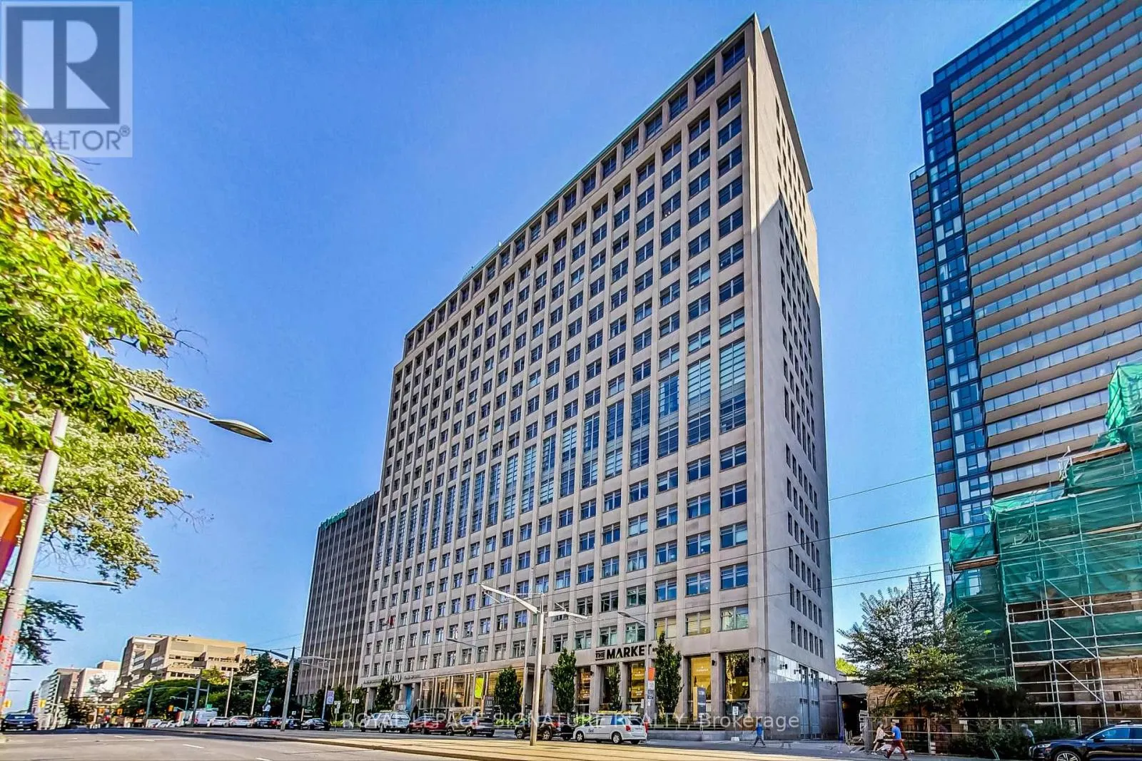 1826 - 111 ST CLAIR AVENUE W