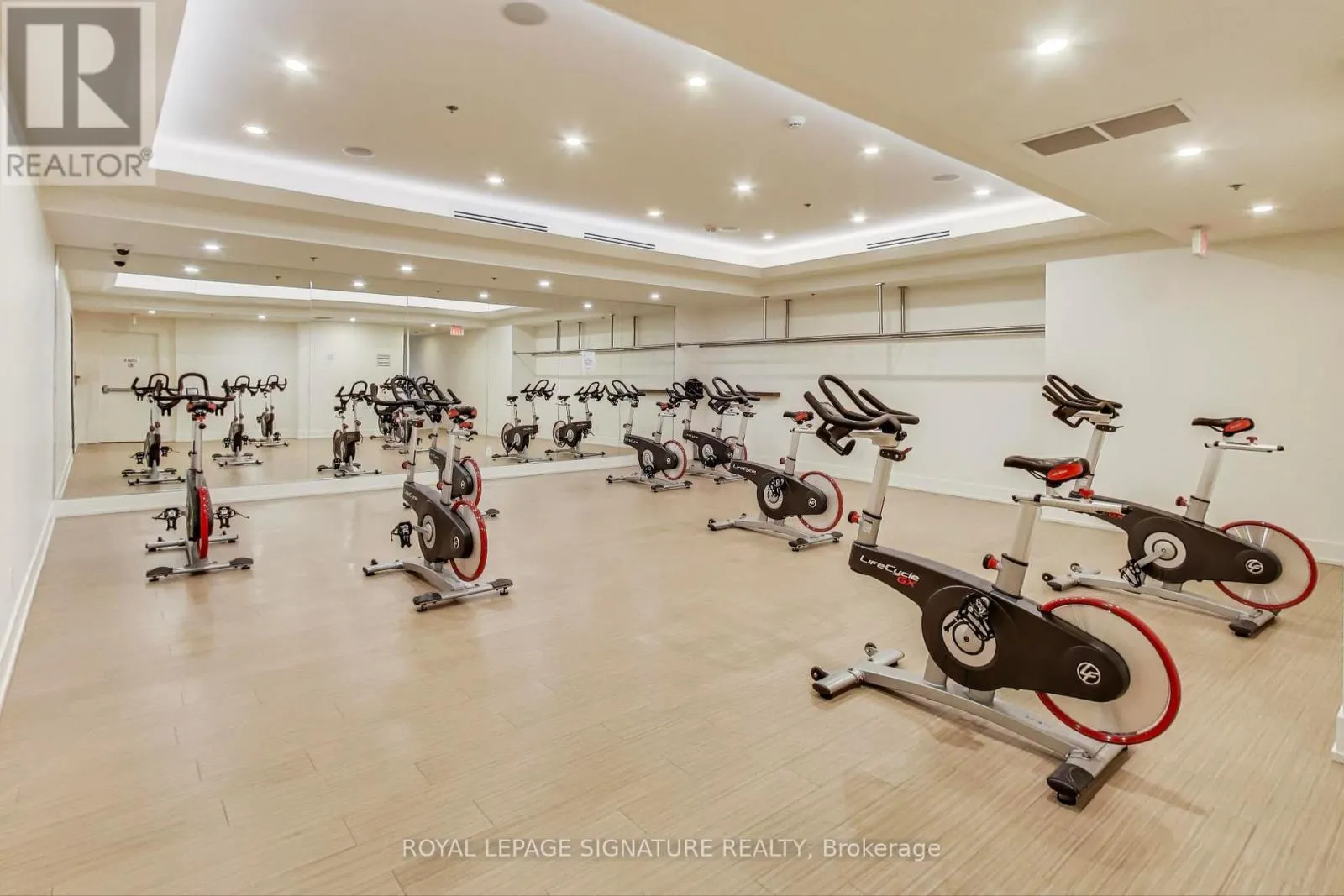 1826 - 111 ST CLAIR AVENUE W